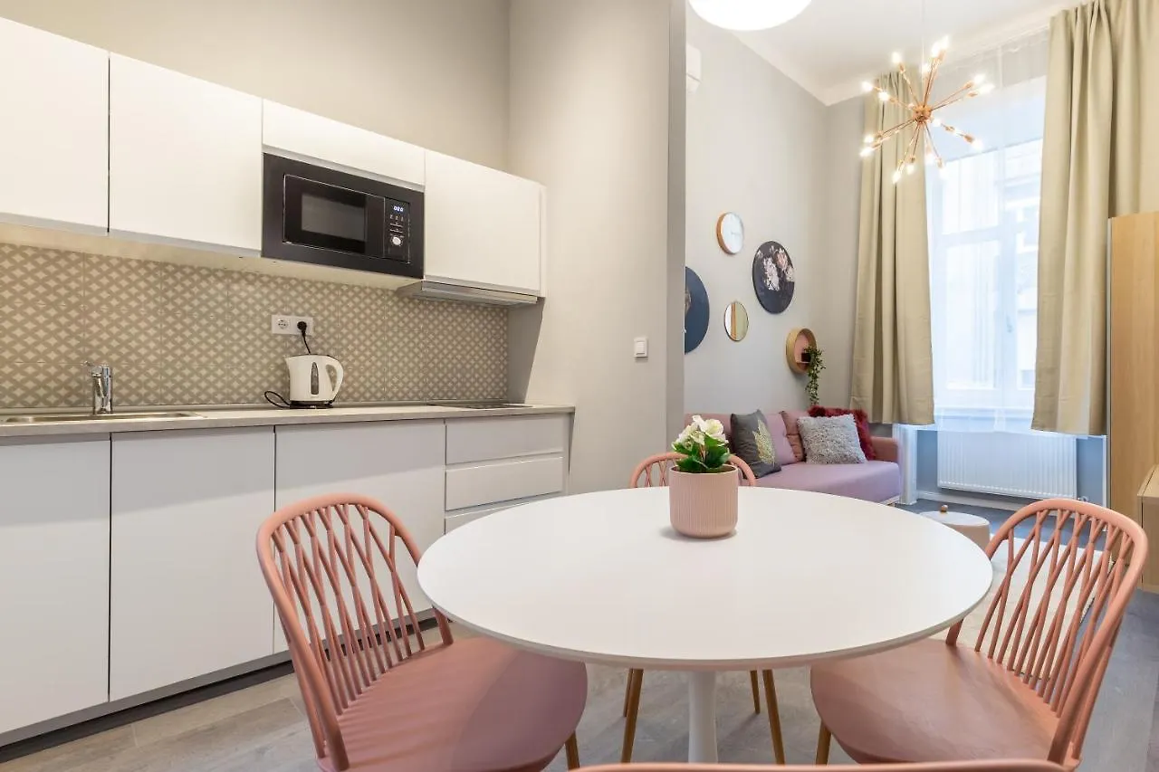 W33 - Prime Location - Comfortable Quality Apartments By Bqa Βουδαπέστη