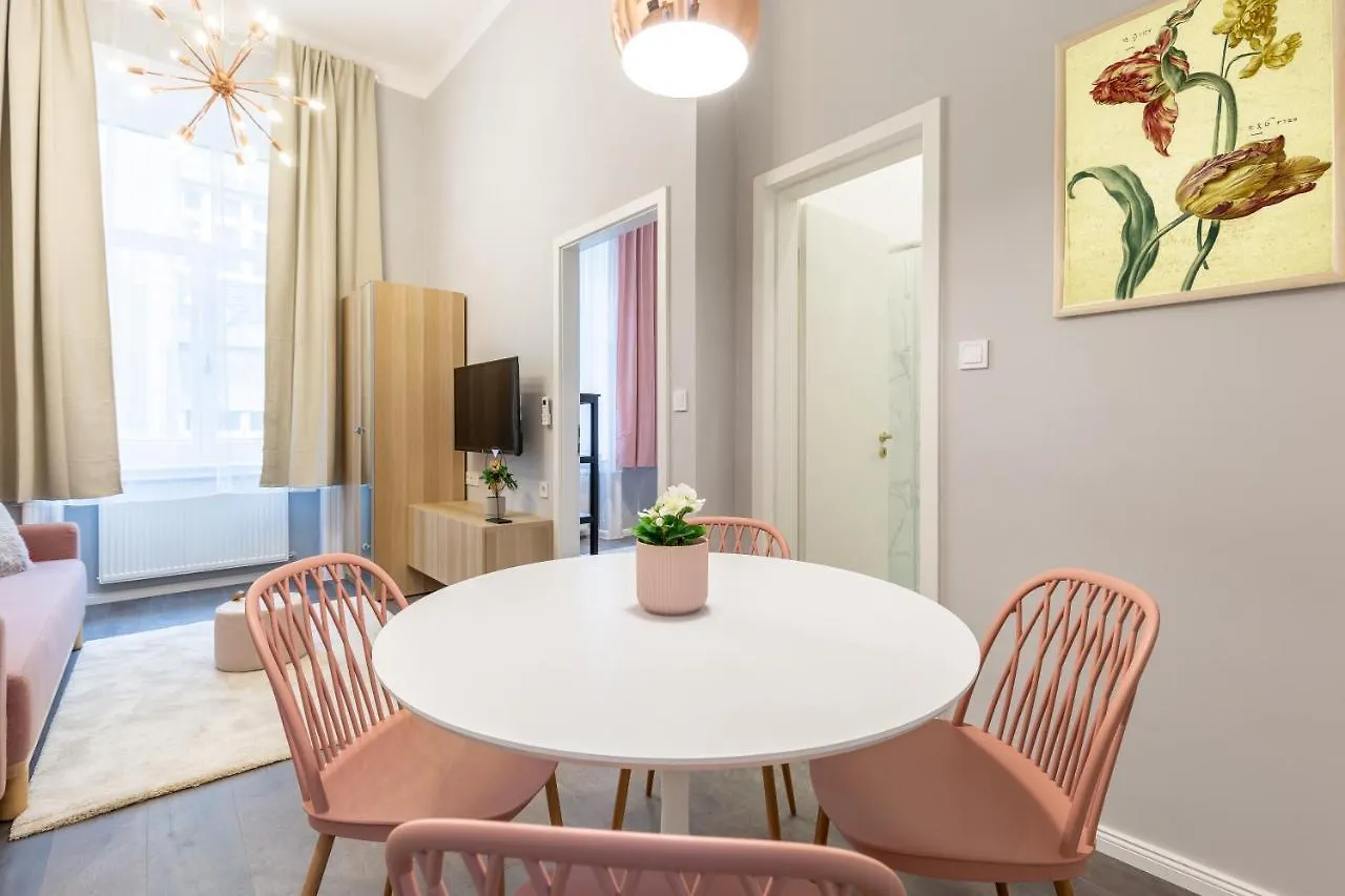 W33 - Prime Location - Comfortable Quality Apartments By Bqa Βουδαπέστη